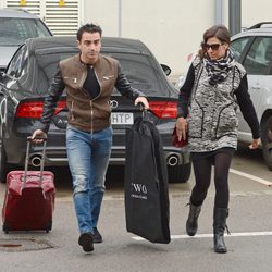 Xavi Hernández y Nuria Cunillera antes de viajar a Zurich para la gala del Balón de Oro 2013
