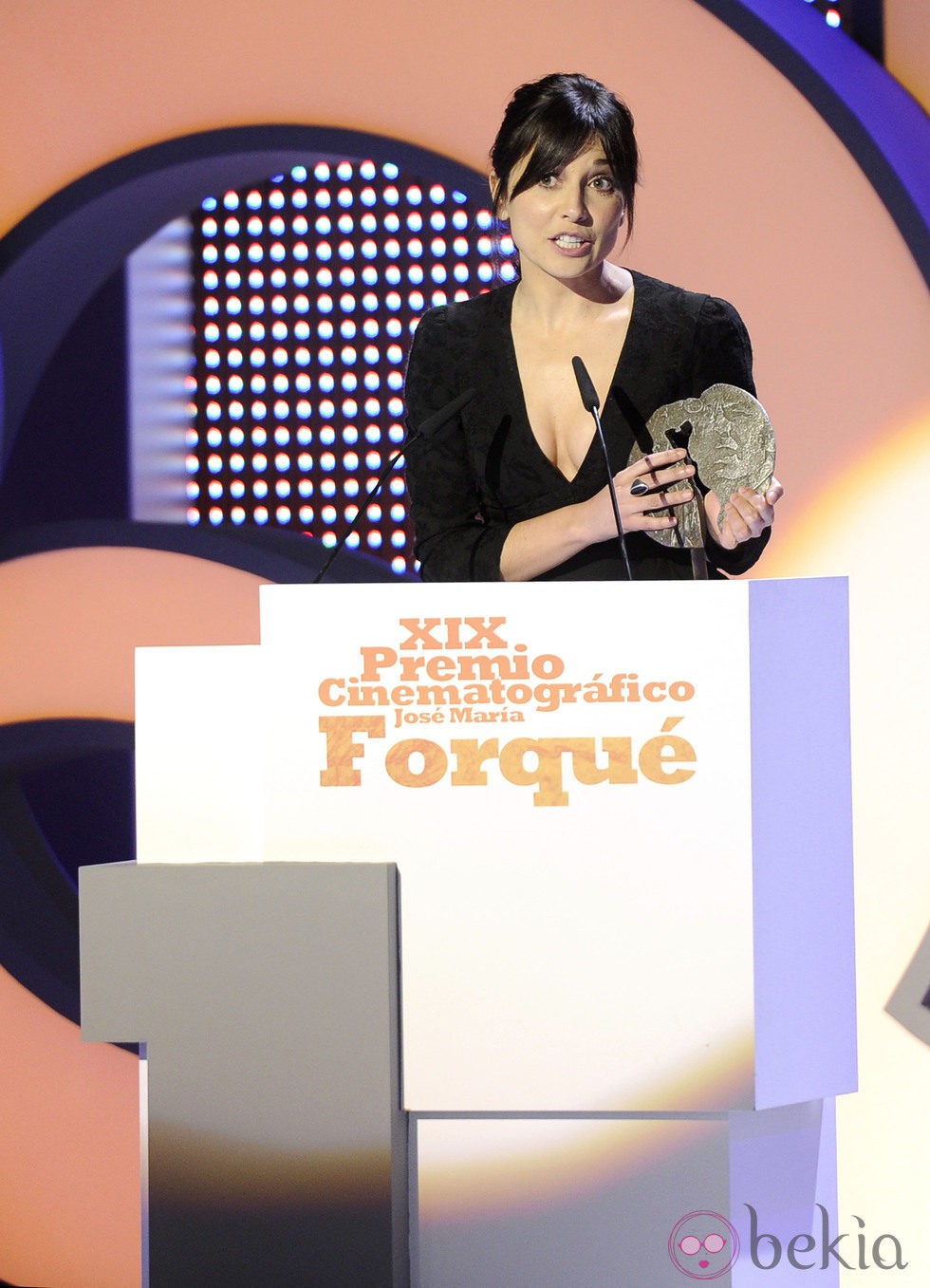 Marián Álvarez recoge su galardón en la gala de los Premios José María Forqué 2014