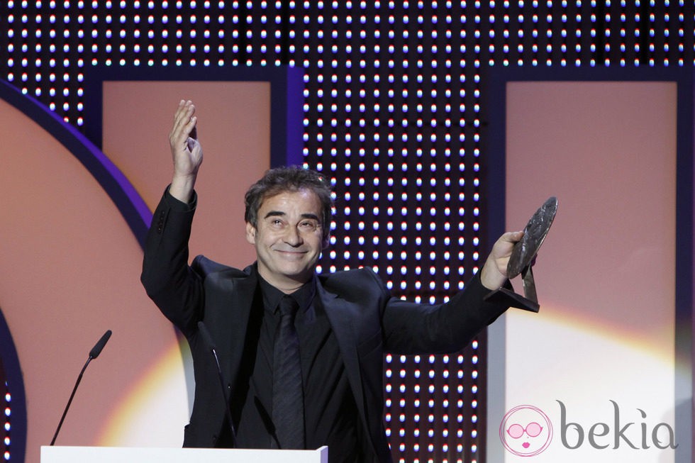 Eduard Fernández dedica su galardón a su representante en los Premios José María Forqué 2014