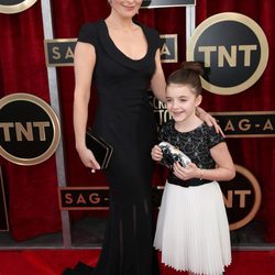 Tina Fey y su hija en los Premios del Sindicato de Actores 2014