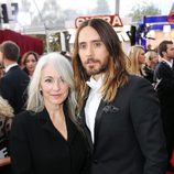 Jared Leto con su madre en los Premios del Sindicato de Actores 2014