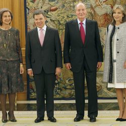 Los Reyes de España con el presidente de Colombia y su esposa en La Zarzuela