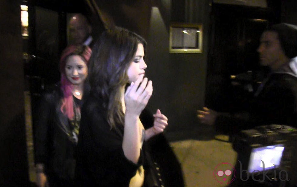 Selena Gomez y Demi Lovato salen a cenar tras la salida de prisión de Justin Bieber
