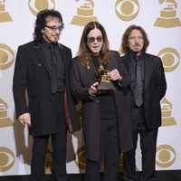 Ozzy Osbourne con su premio en los Grammy 2014