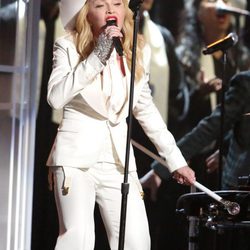Madonna durante su actuación en los Premios Grammy 2014
