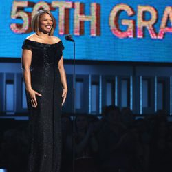 Queen Latifah presentando la interpretación de 'Same Love' en los Grammy 2014