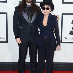 Sean Lennon y Yoko Ono en los Grammy 2014