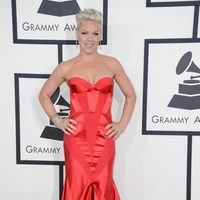 Pink en la alfombra roja de los Grammy 2014