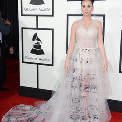 Katy Perry en la alfombra roja de los Grammy 2014