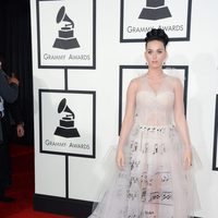 Katy Perry en la alfombra roja de los Grammy 2014