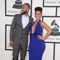 Swizz Beatz y Alicia Keys en la alfombra roja de los Grammy 2014