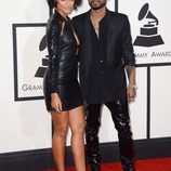 Nazanin Mandi y Miguel en la alfombra roja de los Grammy 2014