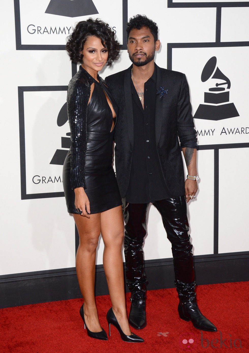 Nazanin Mandi y Miguel en la alfombra roja de los Grammy 2014