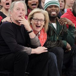 Meryl Streep, Don Gummer y 50 Cent en un partido de la NBA entre los Knicks y Los Lakers