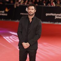 Hugo Silva en la alfombra roja de los Premios Feroz 2014