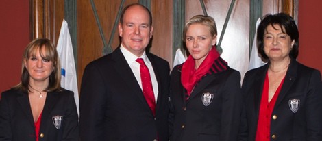 Los Príncipes Alberto y Charlene presentan a los atletas monegascos para los Juegos Olímpicos de Sochi