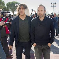 Carles Puyol y Andrés Iniesta en el tanatorio de Luis Aragonés