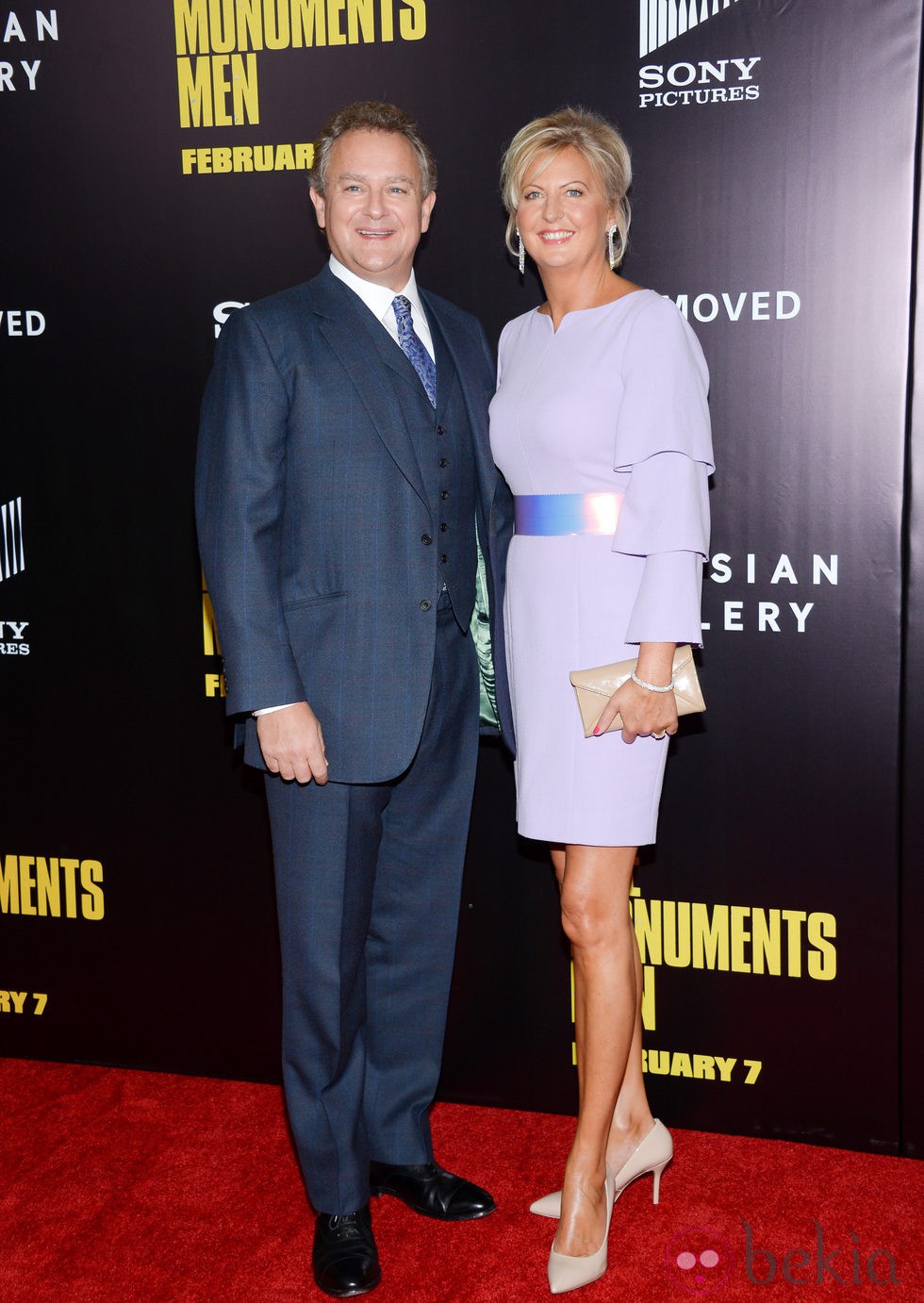 Hugh Bonneville y su esposa en el estreno de 'Monuments Men' en Nueva York