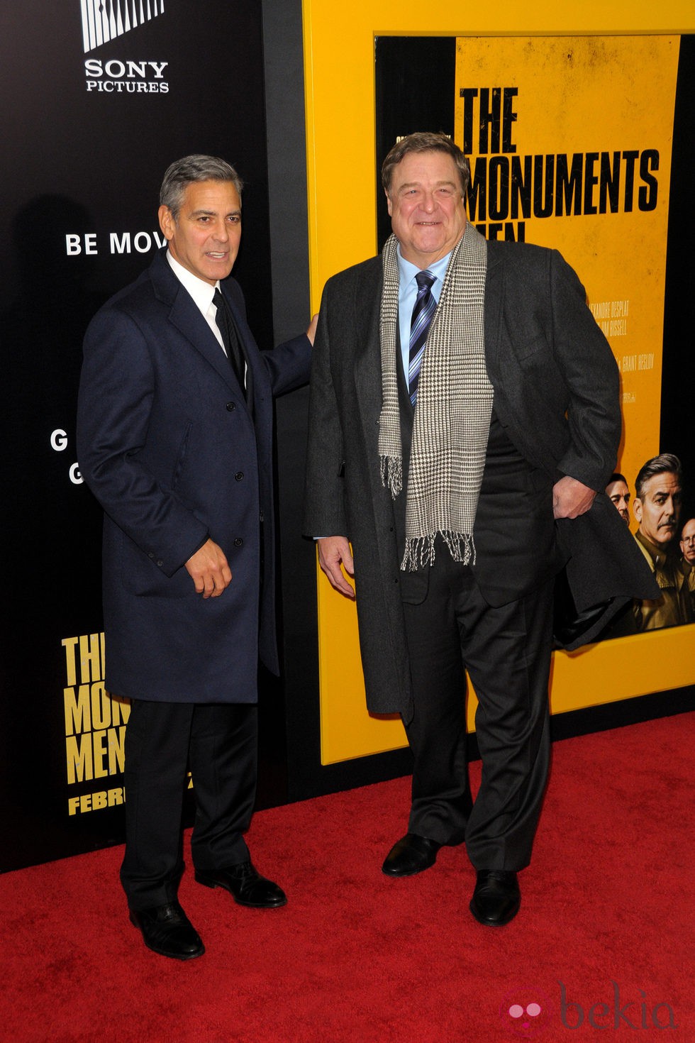 George Clooney y John Goodman en el estreno de 'Monuments Men' en Nueva York