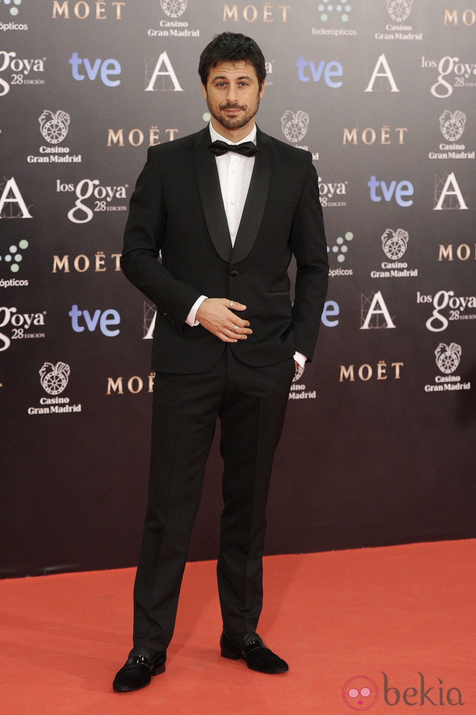 Hugo Silva en la alfombra roja de los Premios Goya 2014