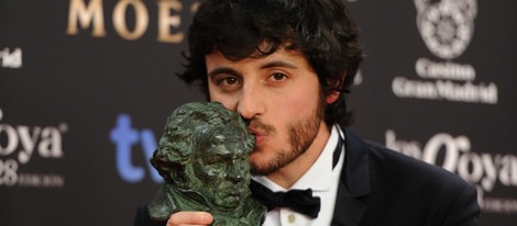 Javier Pereira posa con su Goya a mejor actor revelación