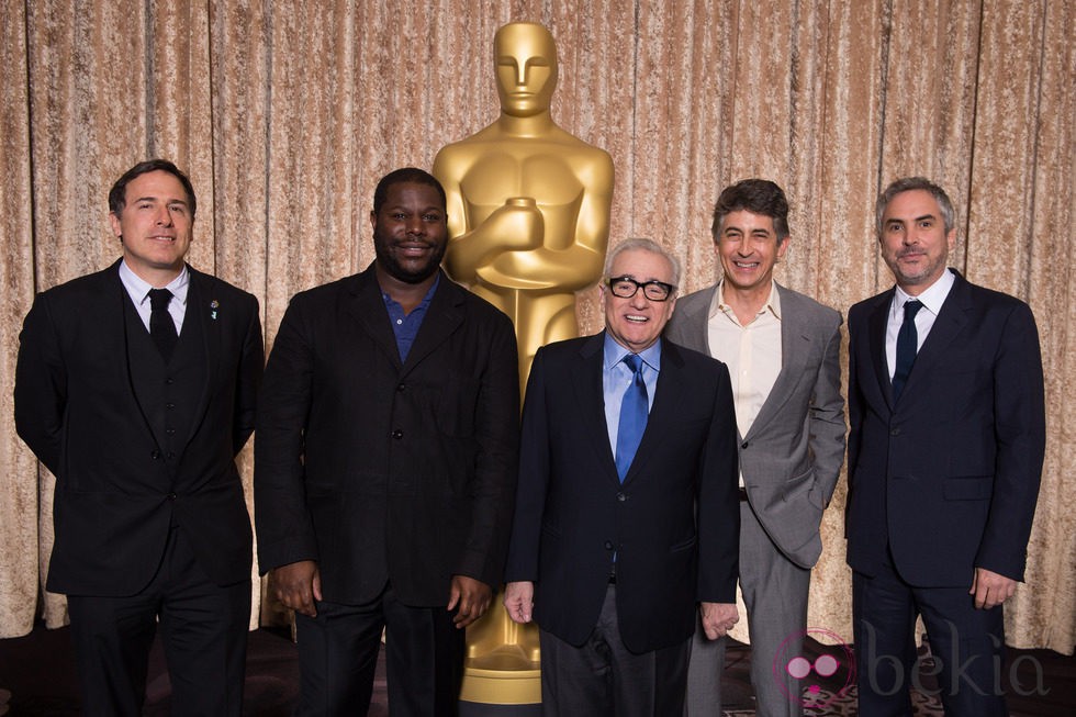 Los directores candidatos al Oscar 2014 posan en el almuerzo de los nominados