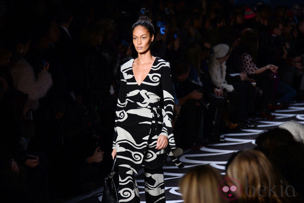 Joan Smalls desfilando en la Semana de la Moda de Nueva York 2014