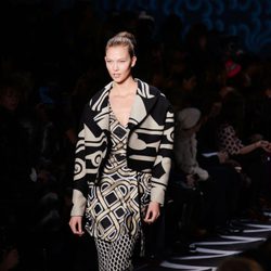 Karlie Kloss desfilando en la Semana de la Moda de Nueva York 2014