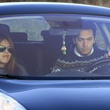 Chabelita Pantoja y Alberto Isla saliendo de Cantora en coche
