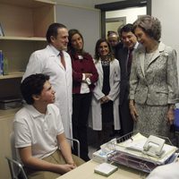 La Reina Sofía visita el Hospital La Paz de Madrid