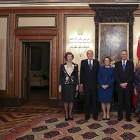 Los Reyes Juan Carlos y Sofía con los presidentes de Portugal e Italia y sus mujeres