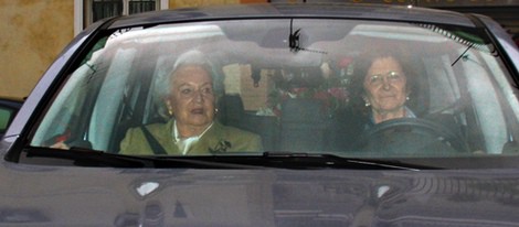 La Infanta Pilar visita a la Duquesa de Alba en Dueñas