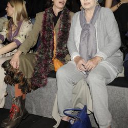 Paola Dominguin y Lucía Bosé en el desfile de Francis Montesinos en Madrid Fashion Week otoño/invierno 2014/2015
