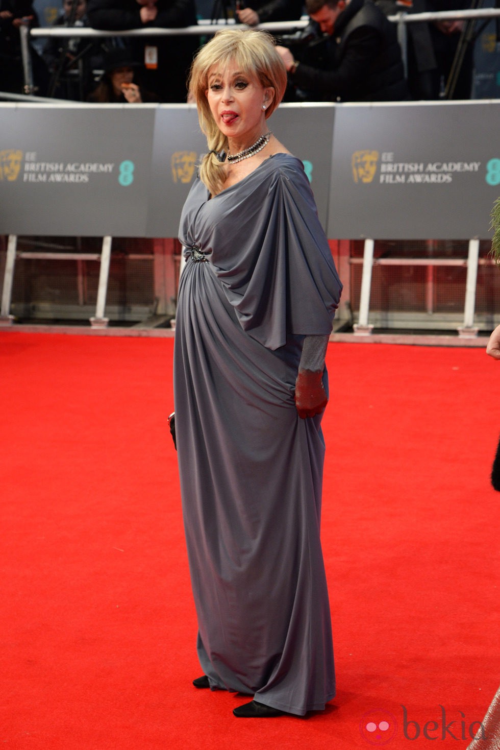 Sally Farmiloe en la alfombra roja de los BAFTA 2014