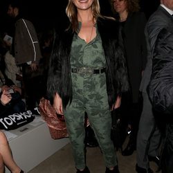 Kate Moss en el front row de la Semana de la Moda de Londres 2014
