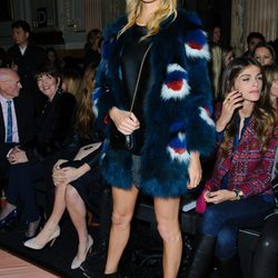 Poppy Delevingne en el front row de la Semana de la Moda de Londres 2014