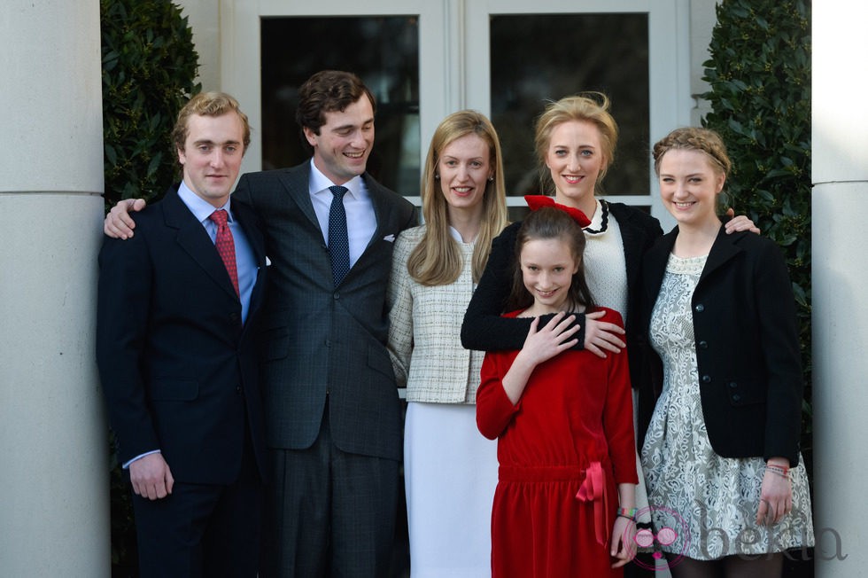 Amadeo de Bélgica con sus hermanos en el día de su compromiso con Elisabetta Rosboch
