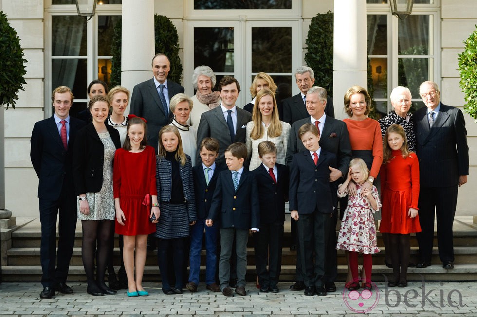 Amadeo de Bélgica y Lili Rosboch con sus familias en su compromiso