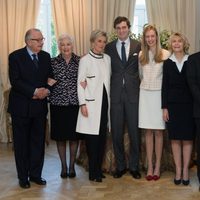 Amadeo de Bélgica y Lili Rosboch con sus padres y abuelos en su compromiso