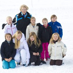 La Princesa Beatriz de Holanda con sus ocho nietos en Austria