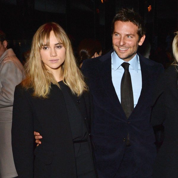 Bradley Cooper y Suki Waterhouse en el front row de Tom Ford en la