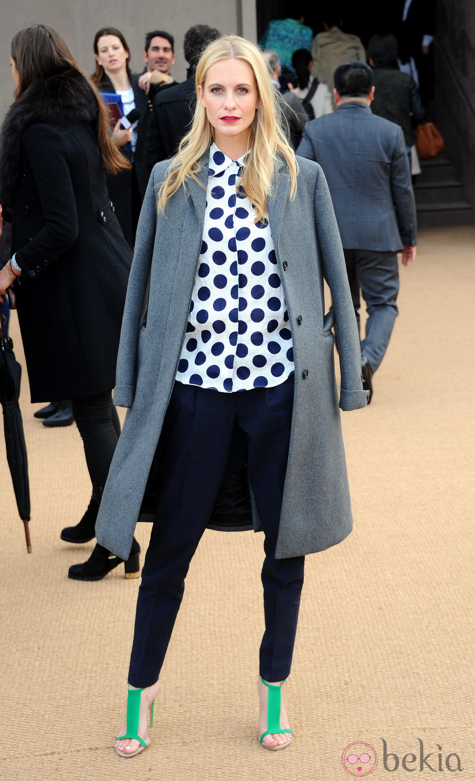 Poppy Delevingne en el desfile de Burberry en la Londres Fashion Week 2014