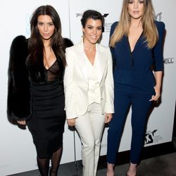 Kim, Kourtney y Khloe Kardashian en una fiesta solidaria en Nueva York
