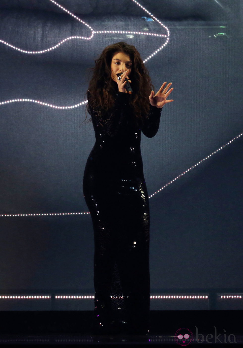 Lorde durante su actuación en los Brit Awards 2014
