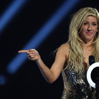 Ellie Goulding recoge su premio a la mejor solista solista femenina británica en los Brit Awards 2014
