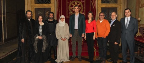Los Príncipes Felipe y Letizia visitan el rodaje de 'Isabel'