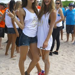 Nina Agdal en el partido de voley playa benéfico celebrado por Sports Illustrated Swimsuit