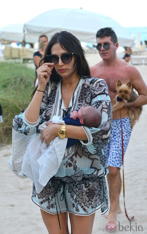 Simon Cowell y Lauren Silverman con su recién nacido Eric en Miami