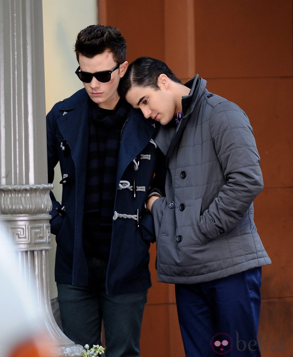 Chris Colfer y Darren Criss en la grabación de 'Glee'