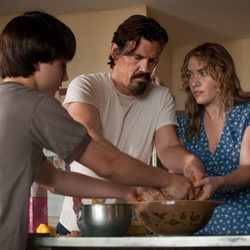 Kate Winslet, Josh Brolin y Gattlin Griffith en 'Una vida en tres días'
